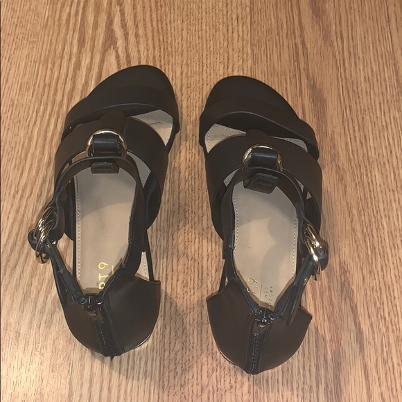 Black strappy sandals - Picture 3 of 3
